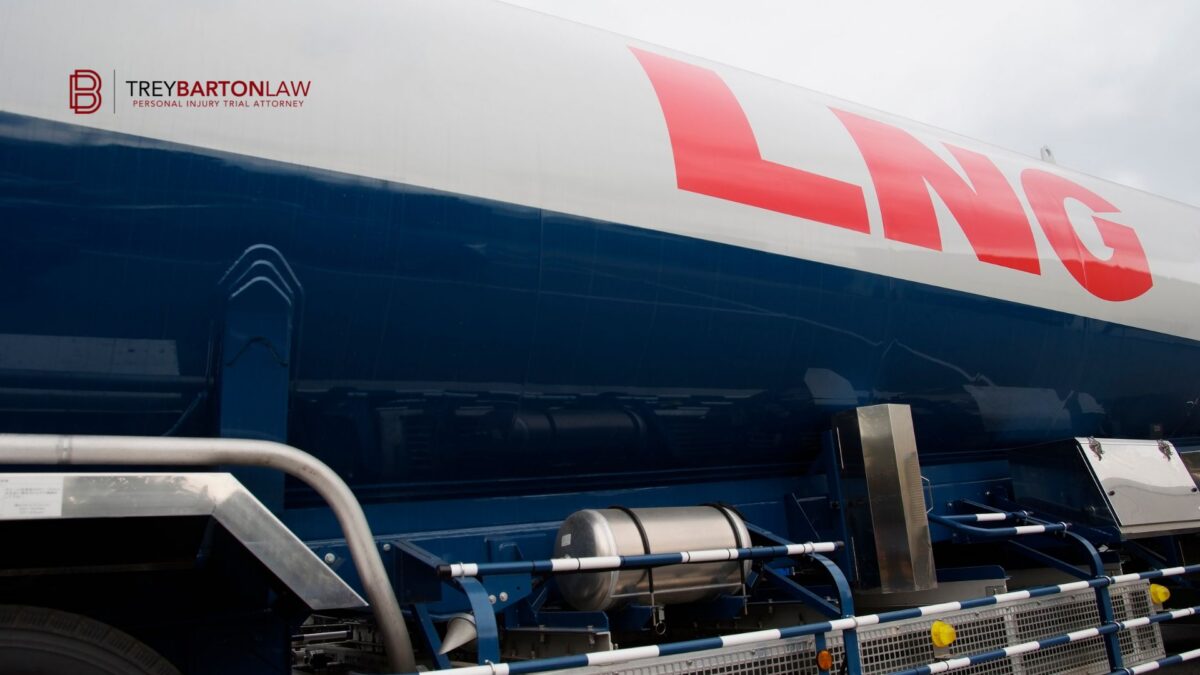 LNG scaffold accident and crane accident